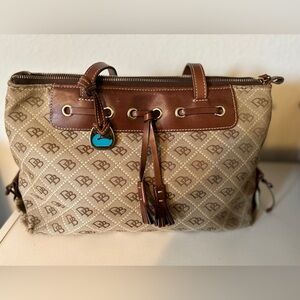 🧨Dooney & Bourke Tan and Brown Shoulder Bag